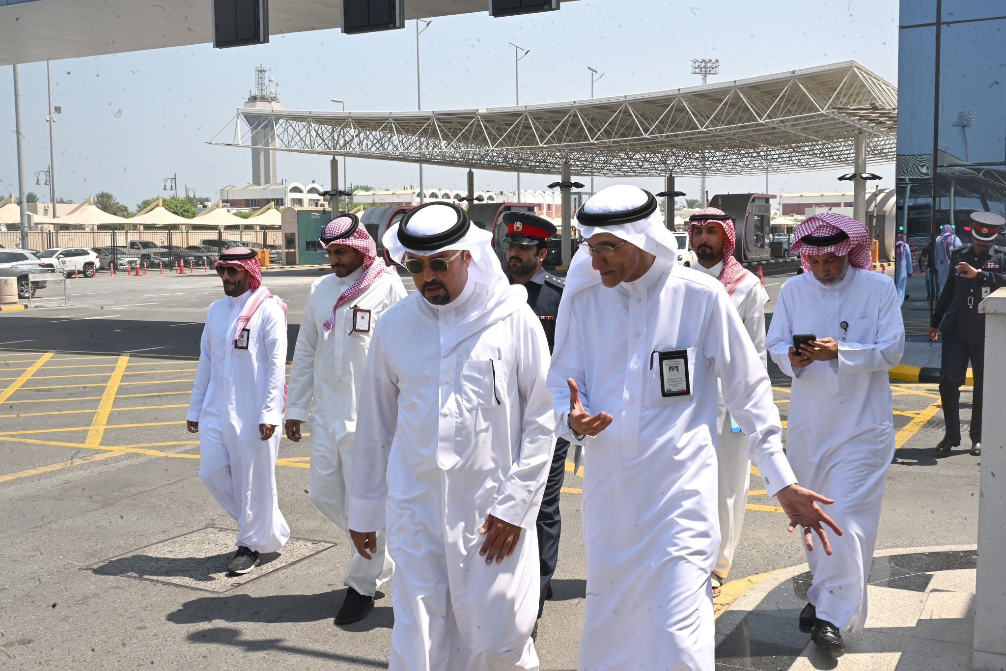 Customs president commends King Fahd Bridge staff for swift travel processing