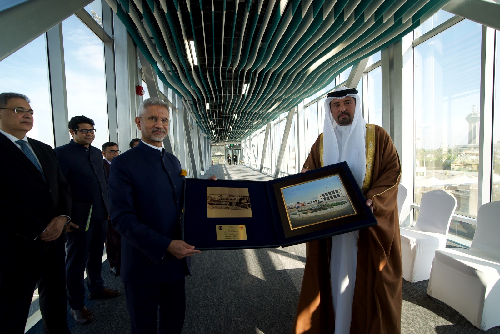 The President of Customs receives an Indian official